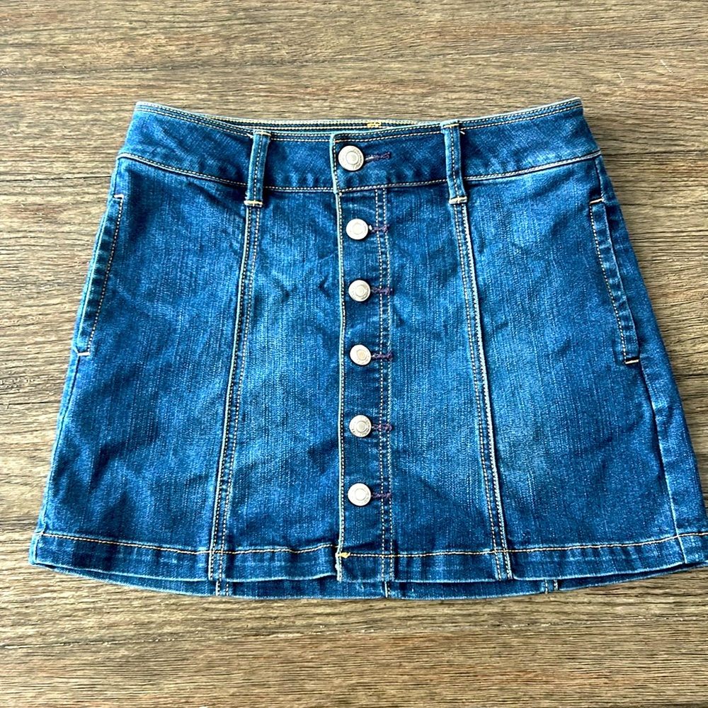 Size 2 American eagle jean button skirt